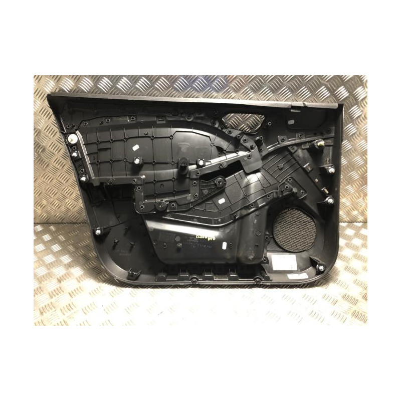 Panneau de porte avant droit RENAULT CLIO 5 PHASE 1 d’occasion