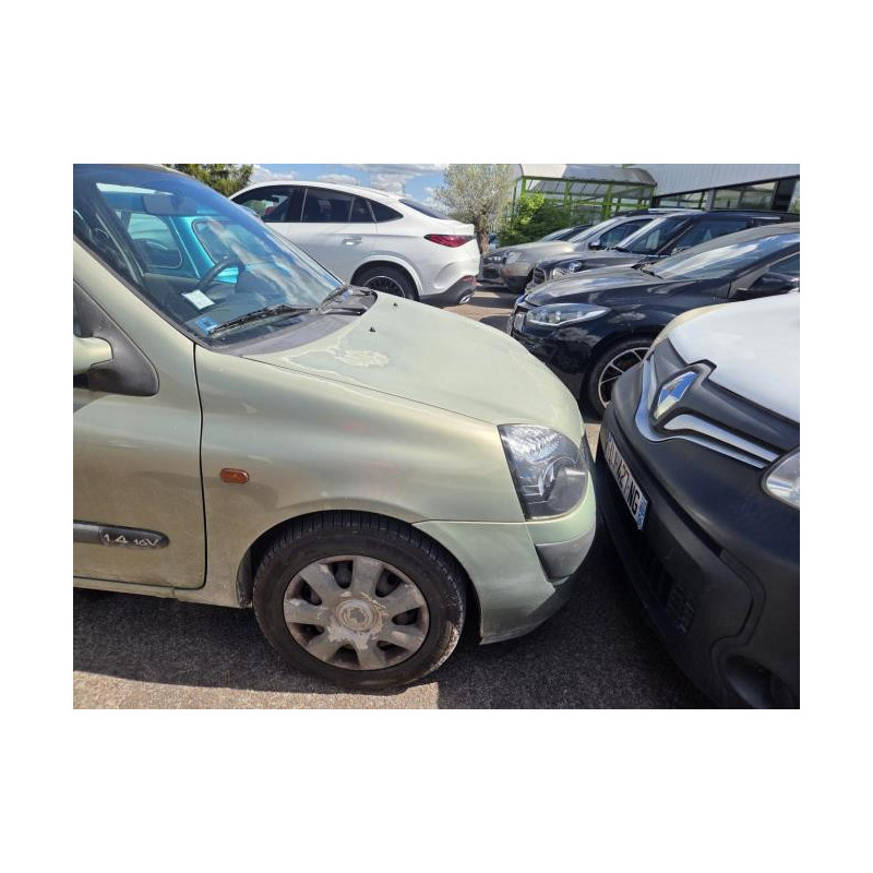 Baie de pare brise RENAULT CLIO 2 PHASE 2 d’occasion