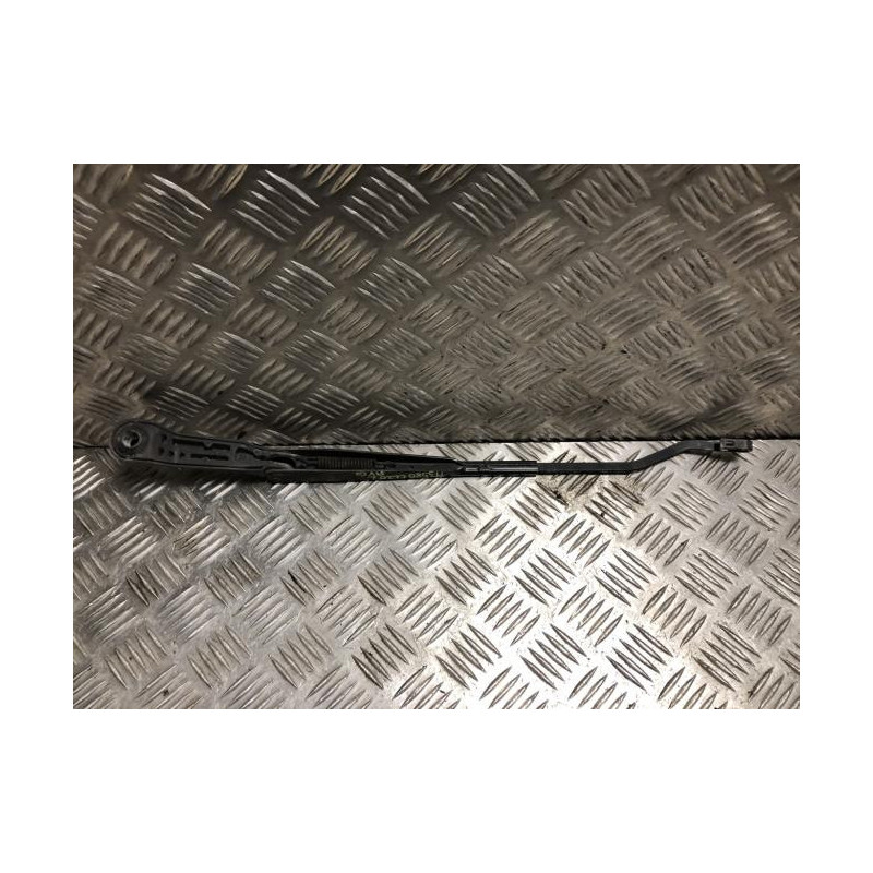Bras essuie glace avant gauche RENAULT CLIO 2 PHASE 2 d’occasion