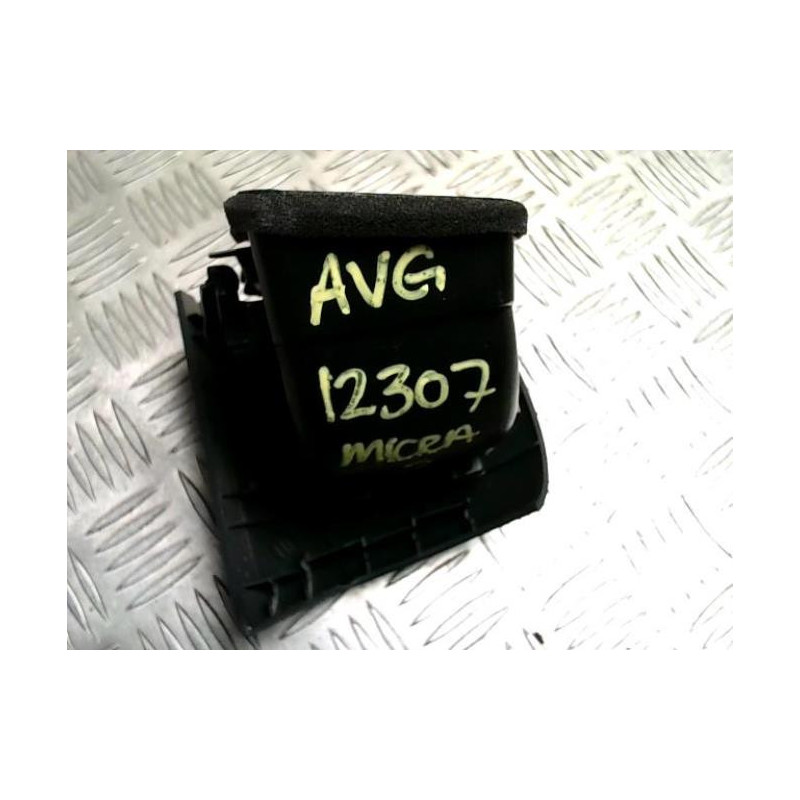 Aerateur tableau de bord avant gauche NISSAN MICRA 3 PHASE 3 d’occasion