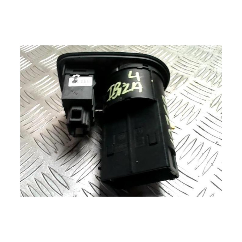 Commande de phare SEAT IBIZA 4 PHASE 1 d’occasion