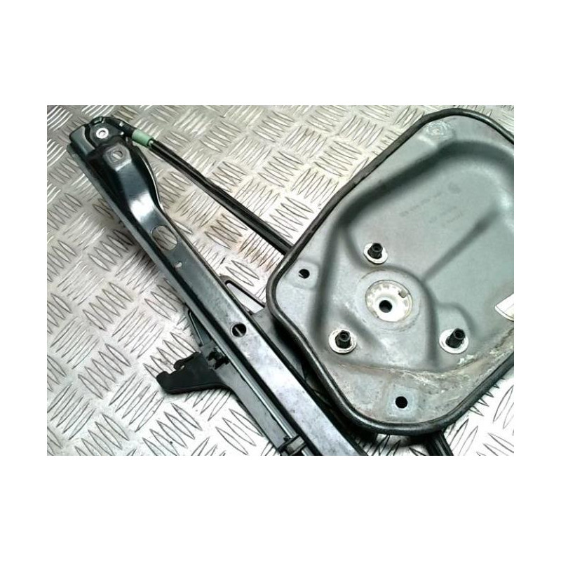 Leve vitre mecanique arriere gauche VOLKSWAGEN GOLF 5 d’occasion