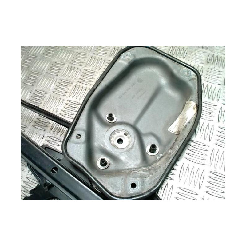 Leve vitre mecanique arriere gauche VOLKSWAGEN GOLF 5 d’occasion