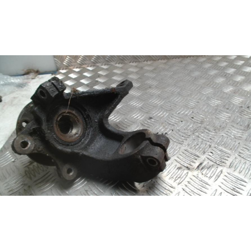 Fusee avant gauche PEUGEOT 309 PHASE 2 d’occasion