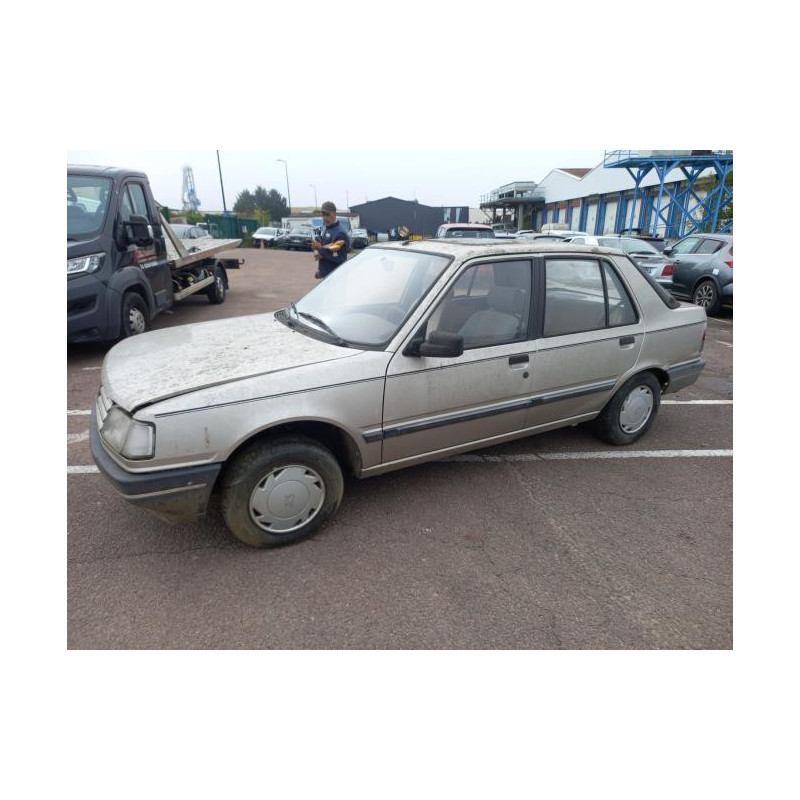 Fusee avant gauche PEUGEOT 309 PHASE 2 d’occasion