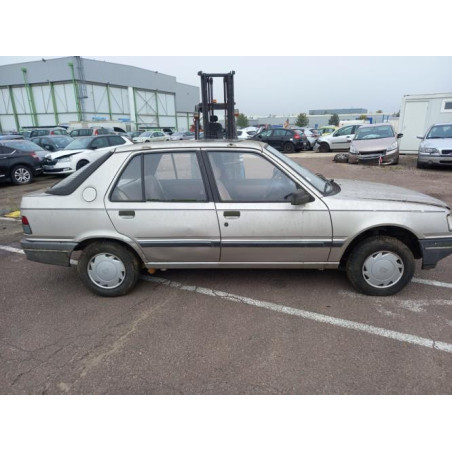 Fusee avant gauche PEUGEOT 309 PHASE 2 d’occasion