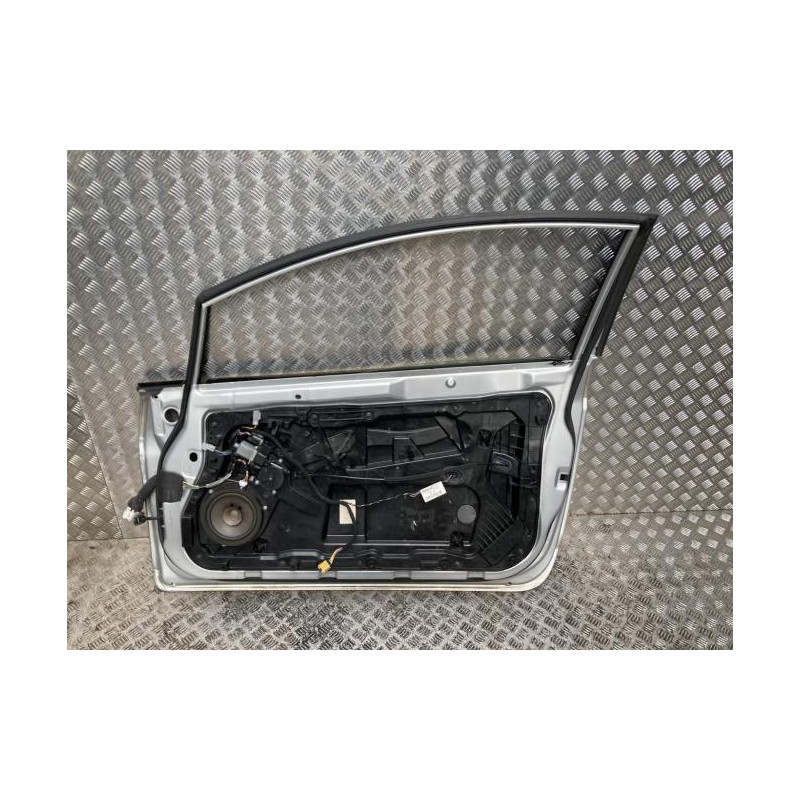 Porte avant droit FORD FIESTA 6 PHASE 1 d’occasion