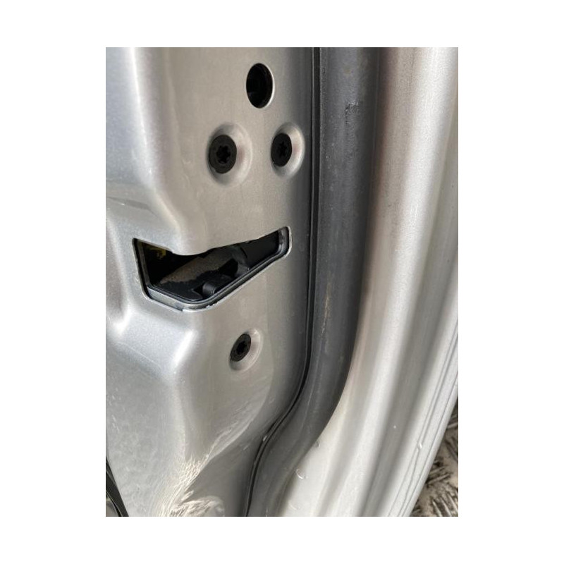 Porte avant droit FORD FIESTA 6 PHASE 1 d’occasion