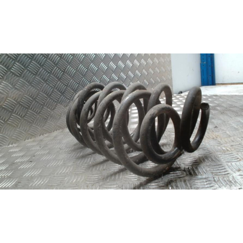 Ressort de suspension arriere PEUGEOT EXPERT 3 PHASE 1 d’occasion