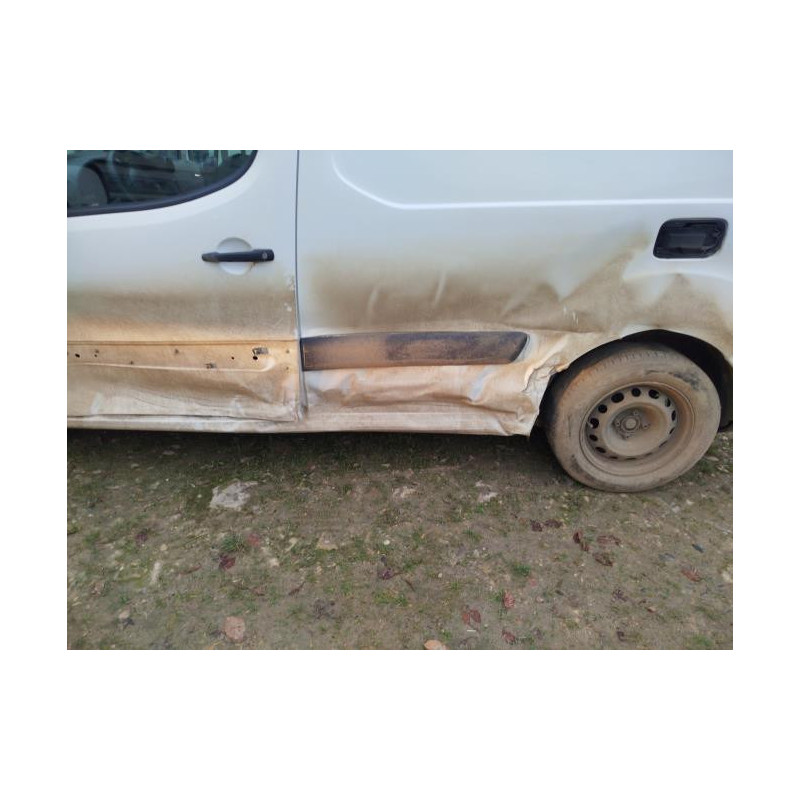 Platine feu arriere droit PEUGEOT PARTNER 2 PHASE 3 d’occasion