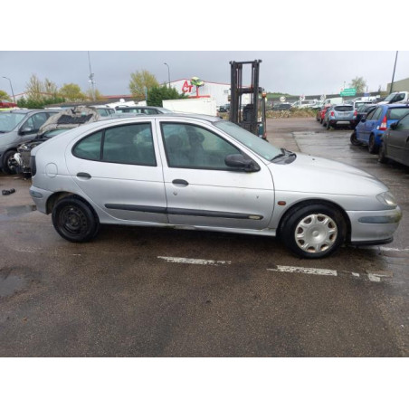 Feu arriere principal droit (feux) RENAULT MEGANE 1 PHASE 1 d’occasion