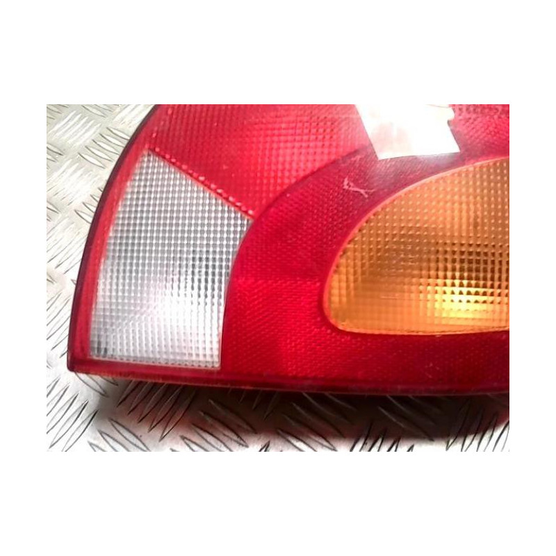 Feu arriere principal droit (feux) FORD FIESTA 4 PHASE 1 d’occasion
