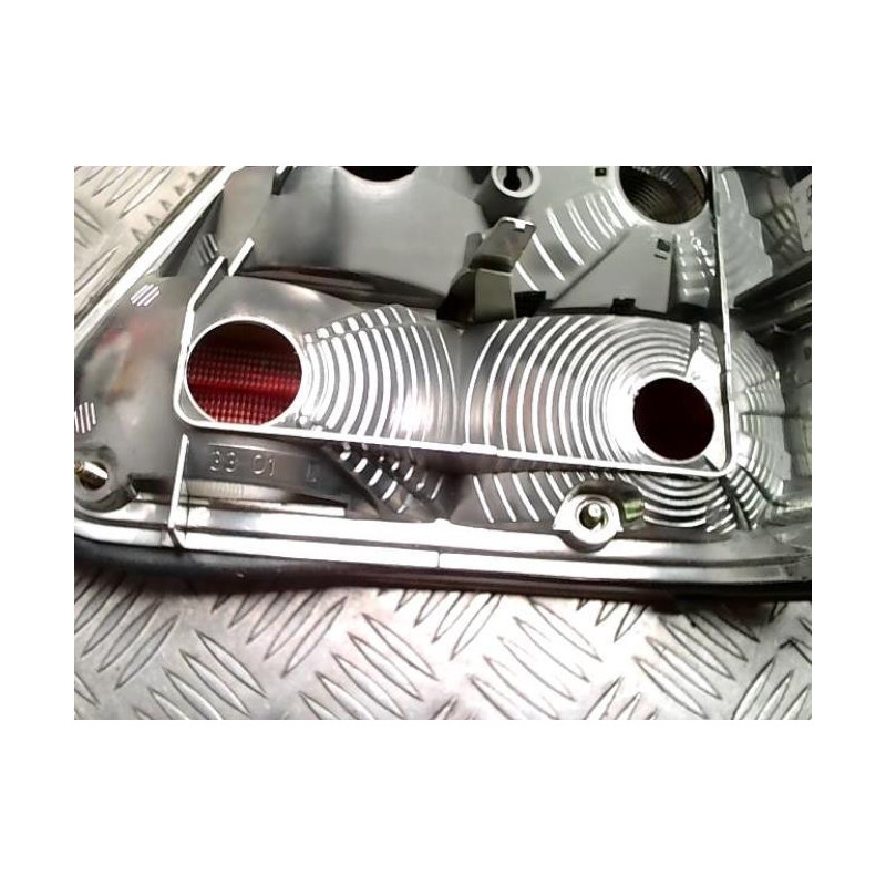 Feu arriere principal gauche (feux) MERCEDES CLASSE C 202 PHASE 2 d’occasion