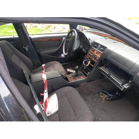 Feu arriere principal gauche (feux) MERCEDES CLASSE C 202 PHASE 2 d’occasion