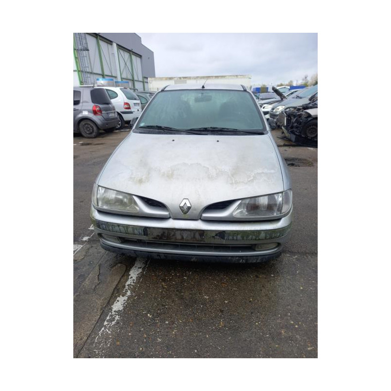 Feu arriere principal gauche (feux) RENAULT MEGANE 1 PHASE 1 d’occasion