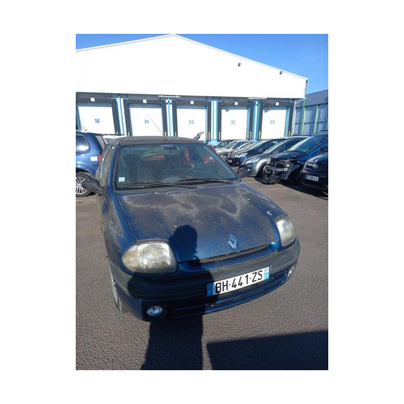 Feu arriere principal droit (feux) RENAULT CLIO 2 PHASE 1 d’occasion