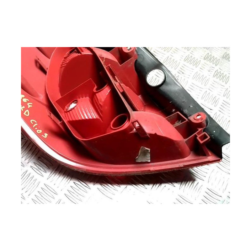 Feu arriere principal droit (feux) RENAULT CLIO 3 PHASE 1 d’occasion