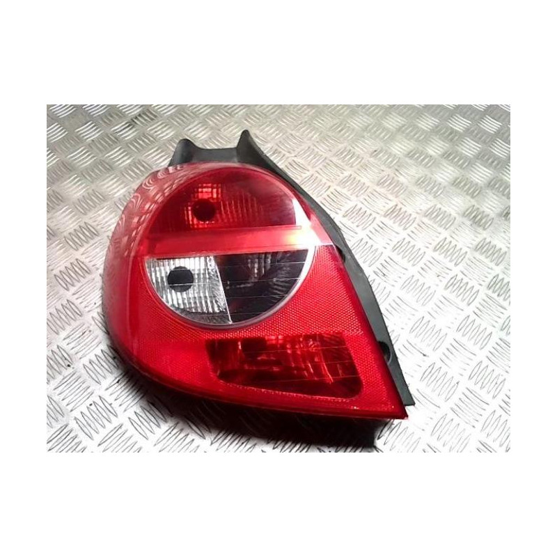 Feu arriere principal gauche (feux) RENAULT CLIO 3 PHASE 1 d’occasion