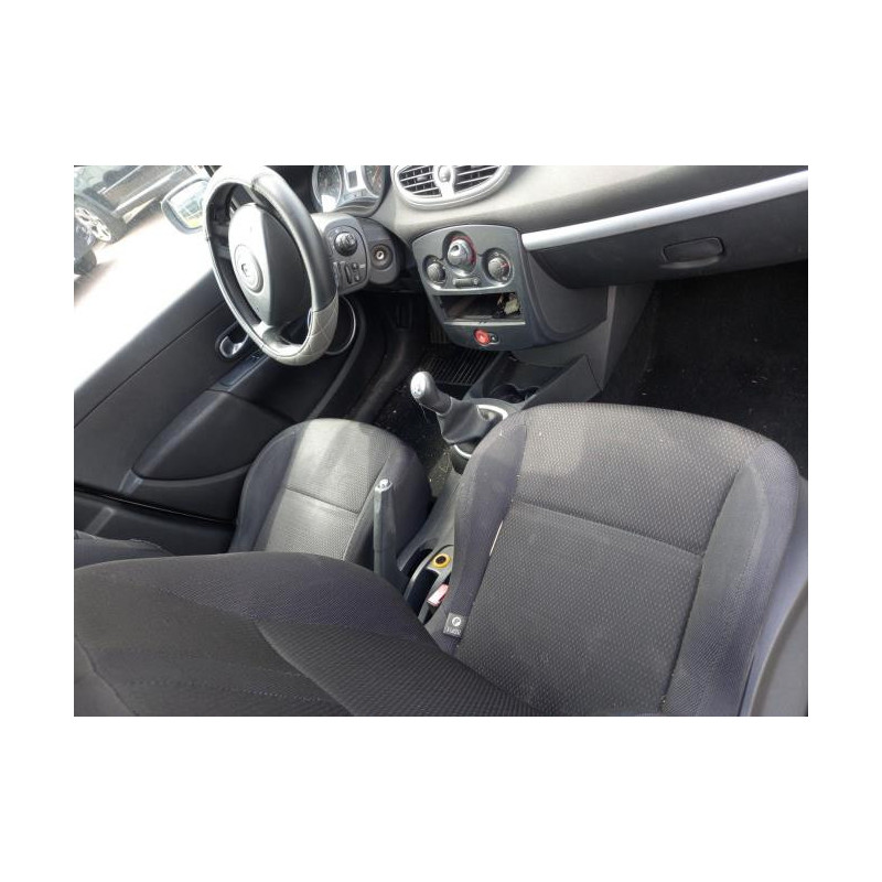 Ceinture avant droit RENAULT CLIO 3 PHASE 1 d’occasion