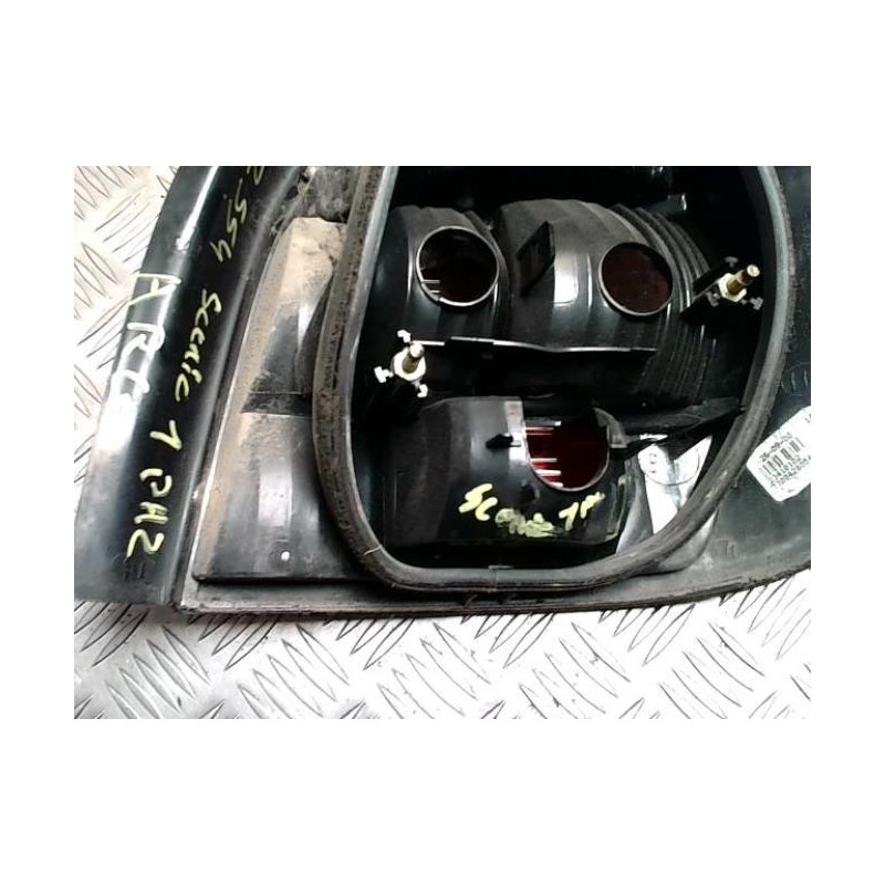 Feu arriere principal gauche (feux) RENAULT SCENIC 1 PHASE 2 d’occasion