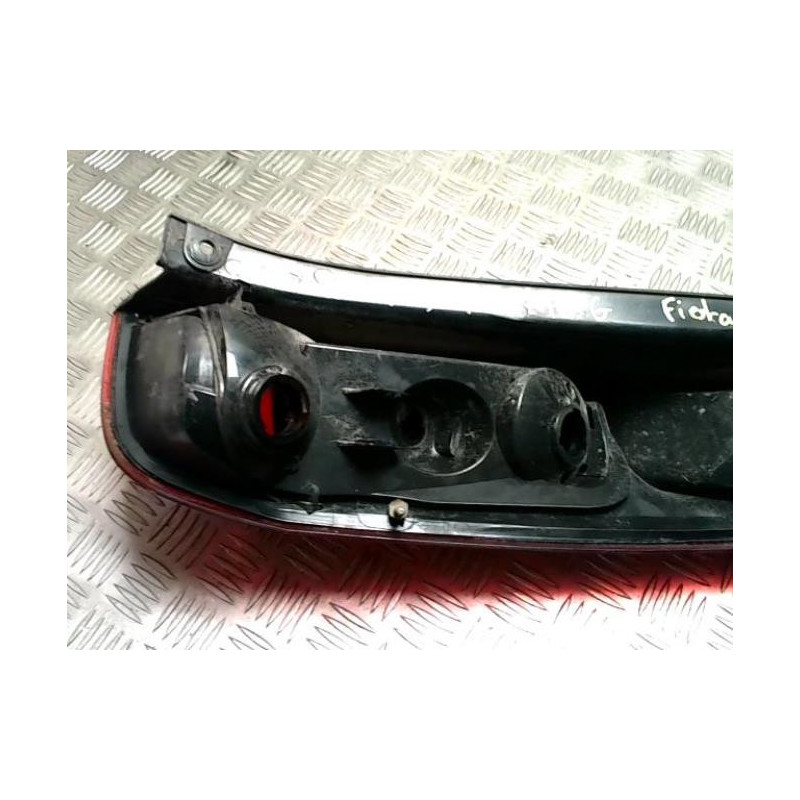 Feu arriere principal gauche (feux) FORD FIESTA 5 PHASE 1 d’occasion