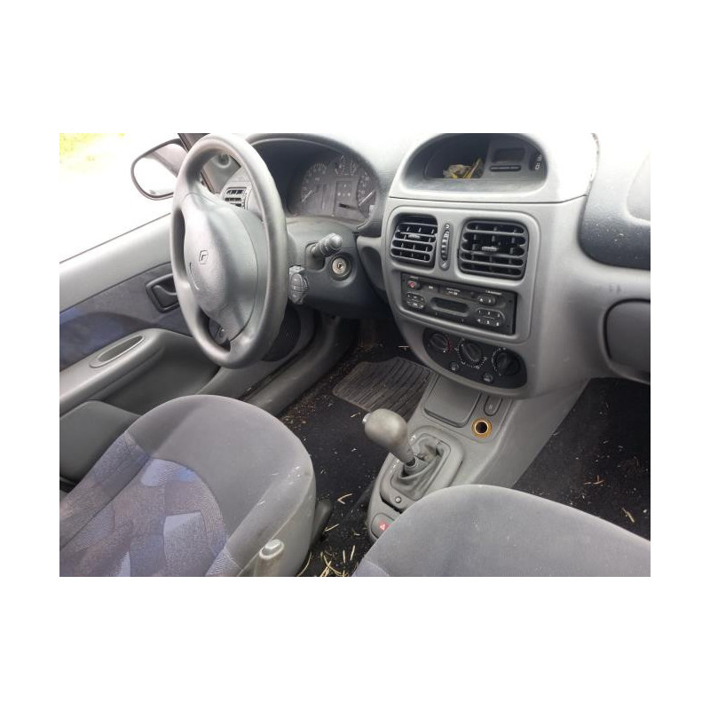 Feu arriere principal droit (feux) RENAULT CLIO 2 PHASE 1 d’occasion
