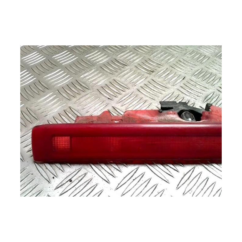 Feu arriere stop central RENAULT CLIO 3 PHASE 2 d’occasion