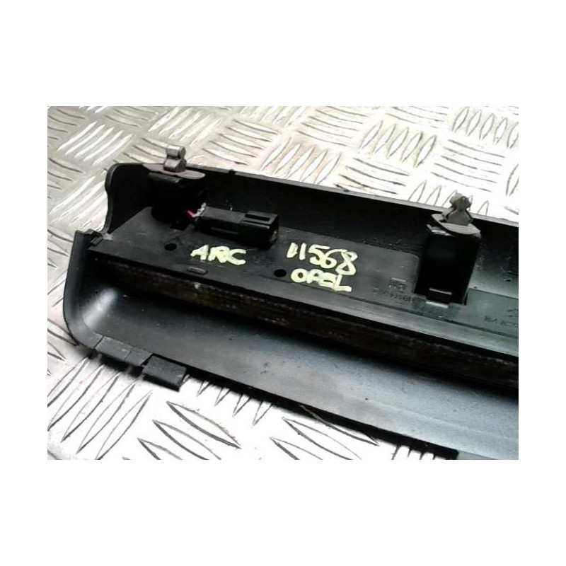 Feu arriere stop central OPEL CORSA C PHASE 1 d’occasion