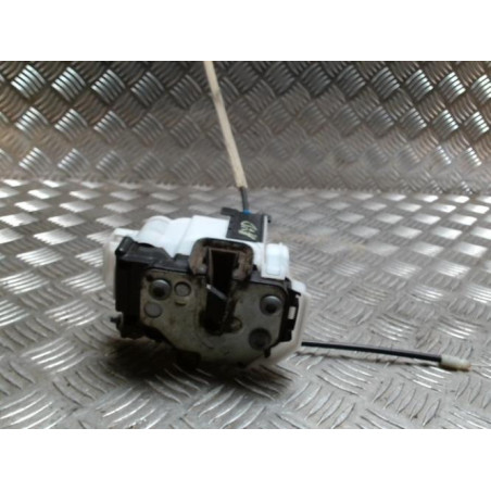 Serrure avant droit PEUGEOT BIPPER d’occasion