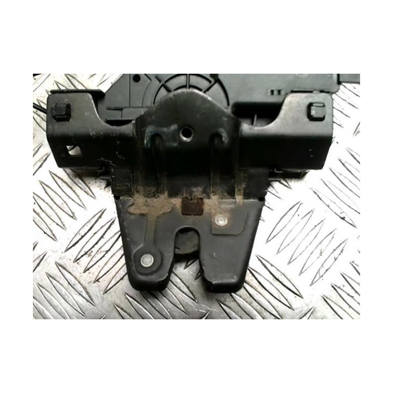 Serrure de coffre BMW SERIE 1 E87 PHASE 1 d’occasion