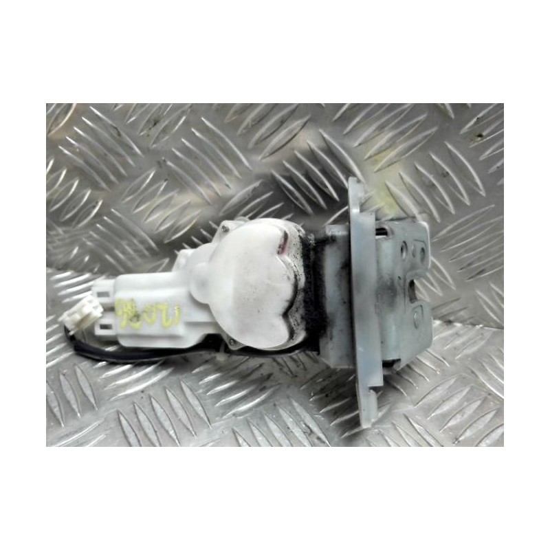 Serrure de hayon SUZUKI SWIFT 3 d’occasion