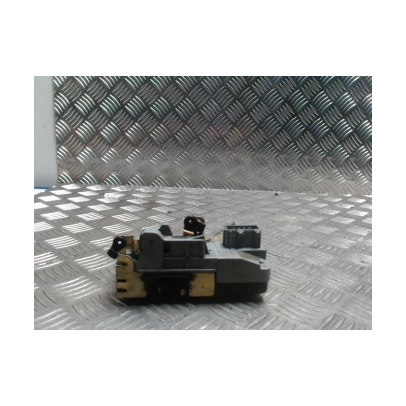 Serrure avant droit PEUGEOT 206 PHASE 1 d’occasion