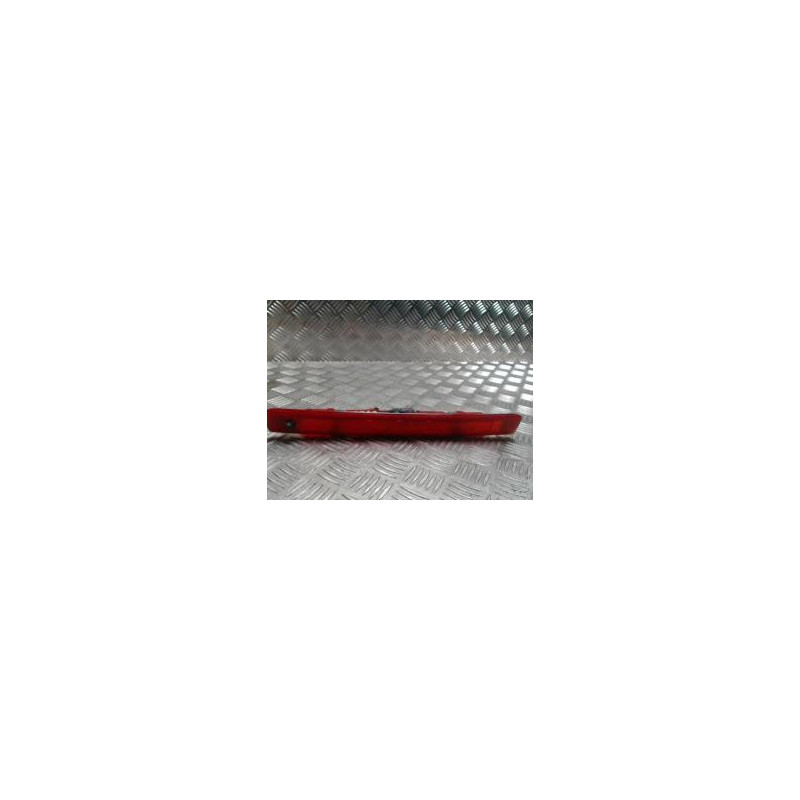 Feu arriere stop central RENAULT CLIO 3 PHASE 1 d’occasion