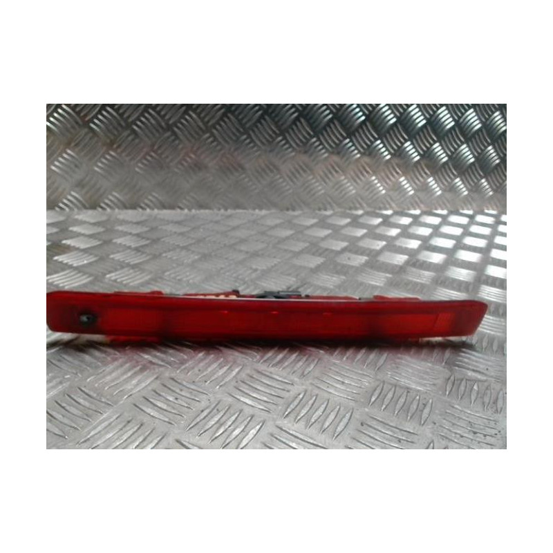 Feu arriere stop central RENAULT CLIO 3 PHASE 1 d’occasion