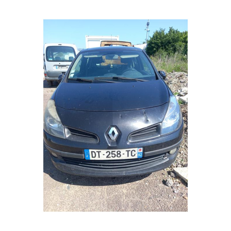 Feu arriere stop central RENAULT CLIO 3 PHASE 1 d’occasion
