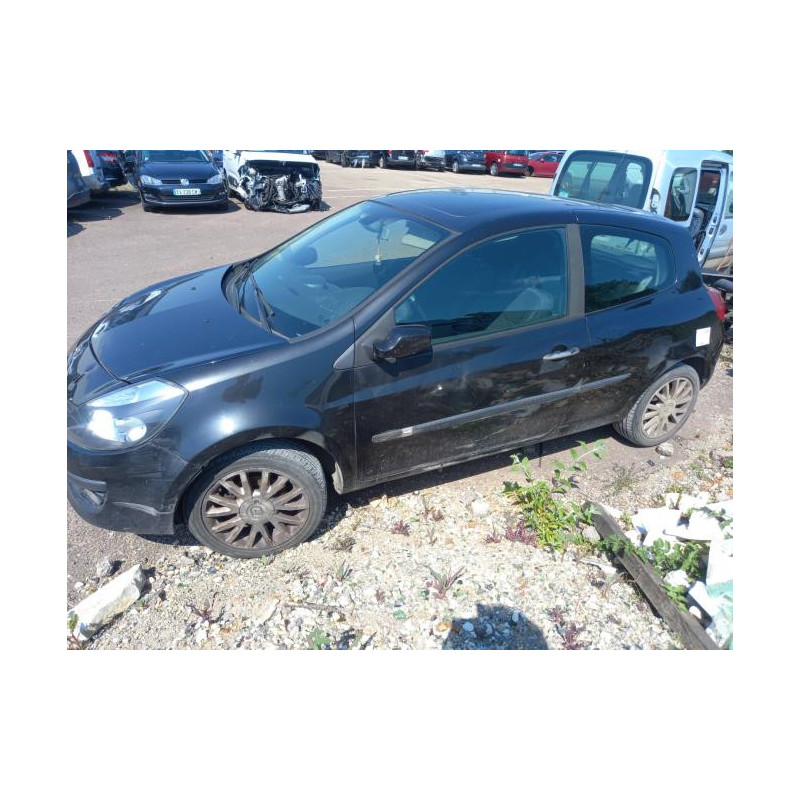 Feu arriere stop central RENAULT CLIO 3 PHASE 1 d’occasion