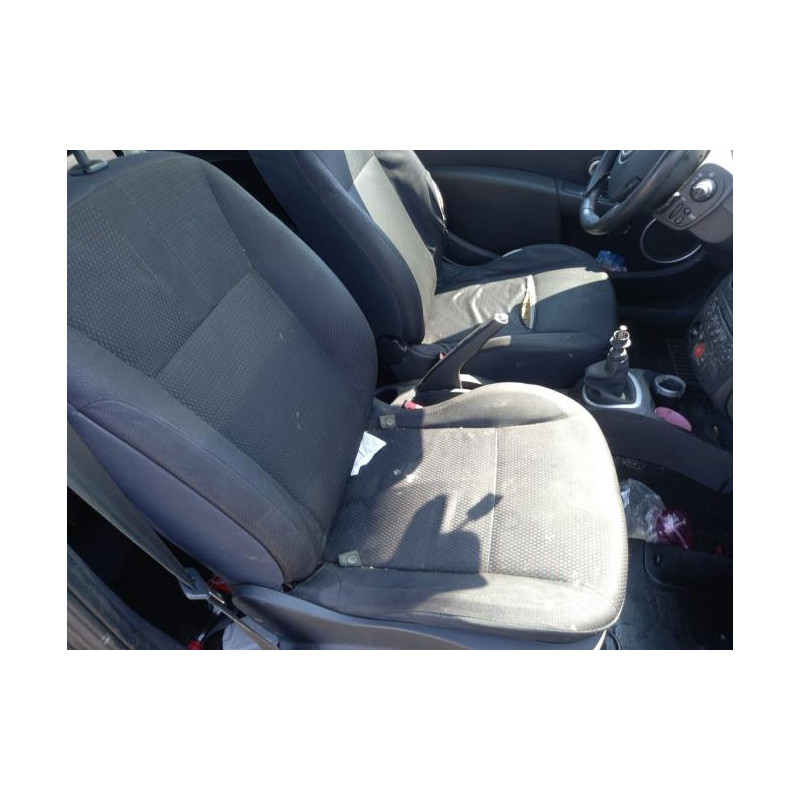 Feu arriere stop central RENAULT CLIO 3 PHASE 1 d’occasion