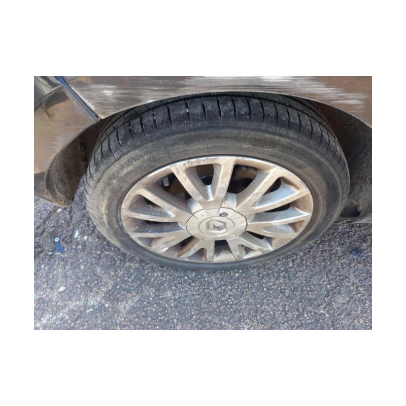 Feu arriere stop central RENAULT CLIO 3 PHASE 1 d’occasion