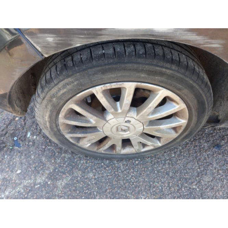 Feu arriere stop central RENAULT CLIO 3 PHASE 1 d’occasion