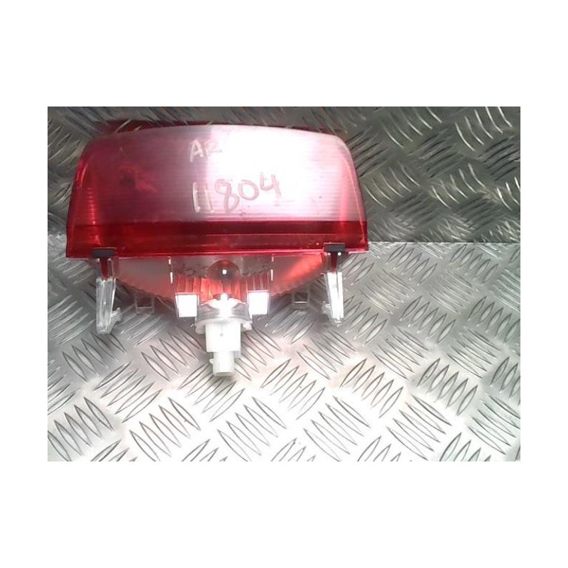 Feu arriere stop central NISSAN MICRA 3 PHASE 2 d’occasion