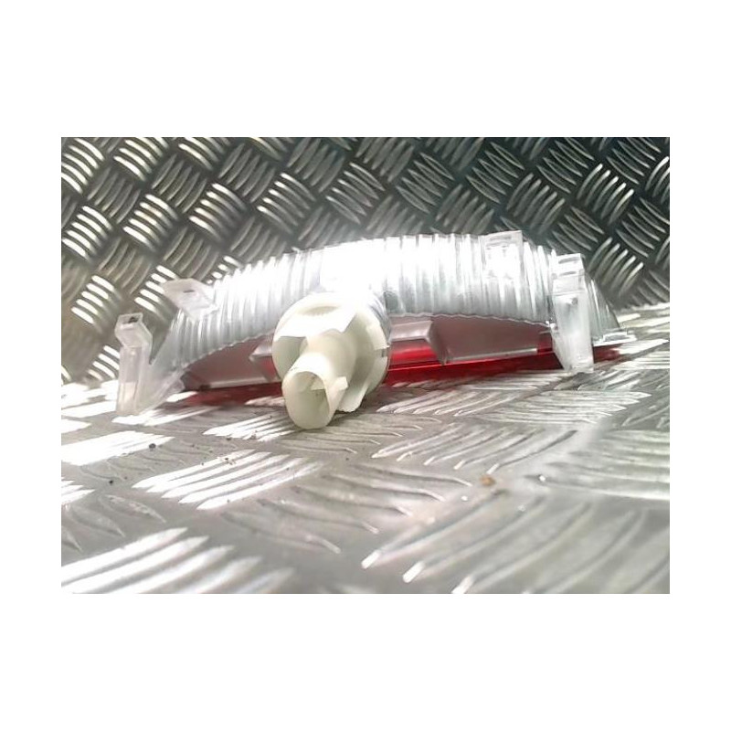 Feu arriere stop central NISSAN MICRA 3 PHASE 2 d’occasion