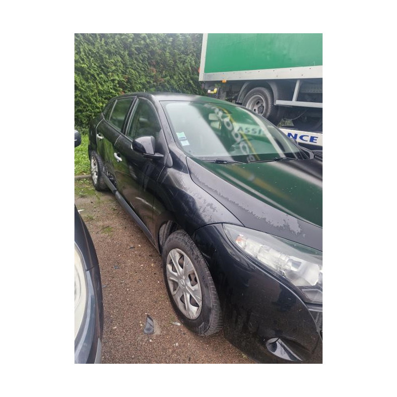 Panneau de porte avant droit RENAULT MEGANE 3 PHASE 1 BREAK d’occasion
