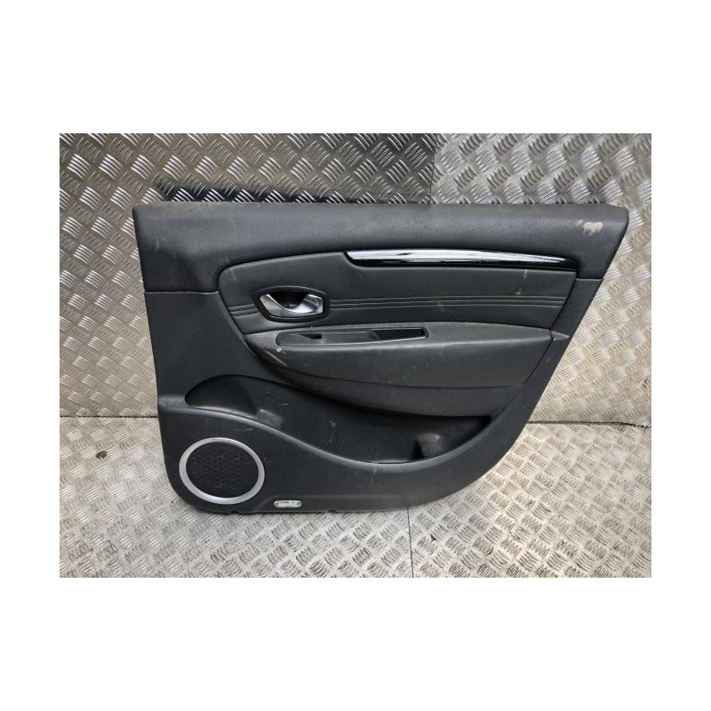 Panneau de porte avant droit RENAULT SCENIC 3 PHASE 1 d’occasion
