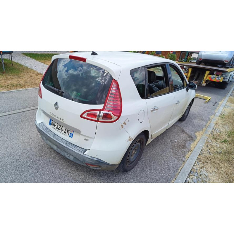 Panneau de porte avant droit RENAULT SCENIC 3 PHASE 1 d’occasion