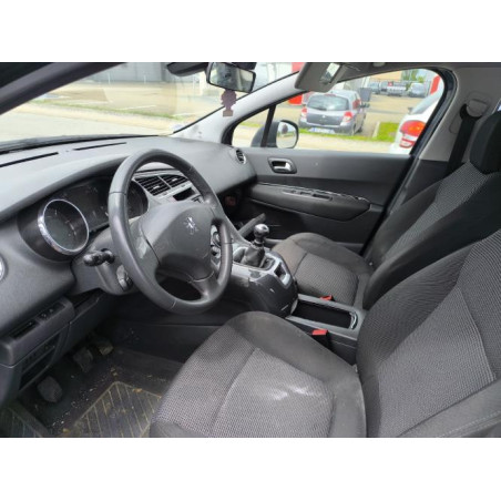Renfort pare choc avant (traverse) PEUGEOT 5008 1 PHASE 1 d’occasion