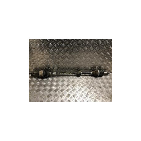 Cardan droit (transmission) TOYOTA YARIS 4 d’occasion