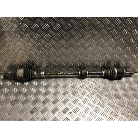 Cardan droit (transmission) TOYOTA YARIS 4 d’occasion