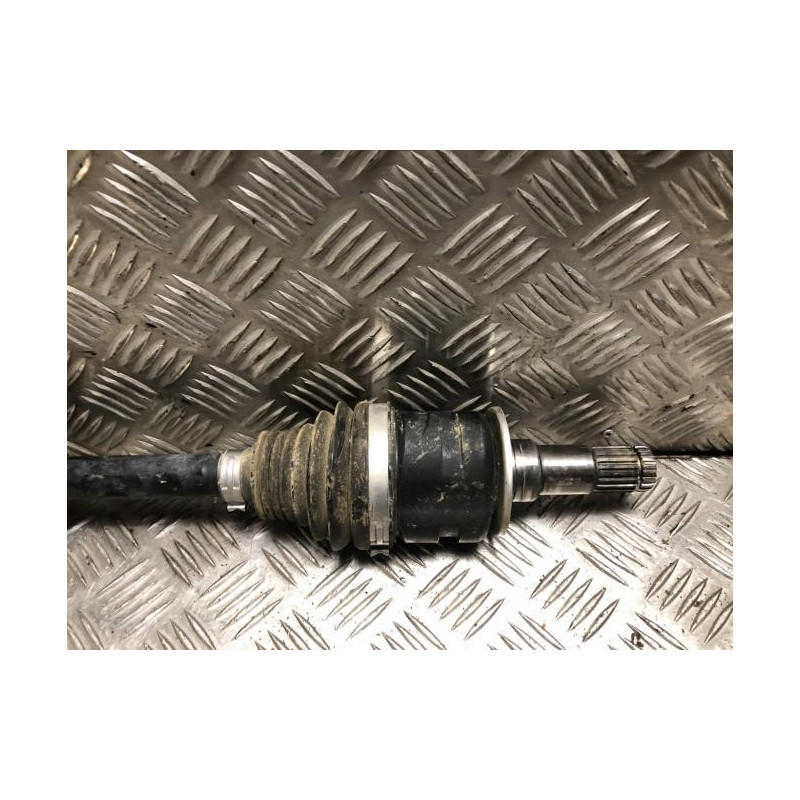 Cardan droit (transmission) TOYOTA YARIS 4 d’occasion