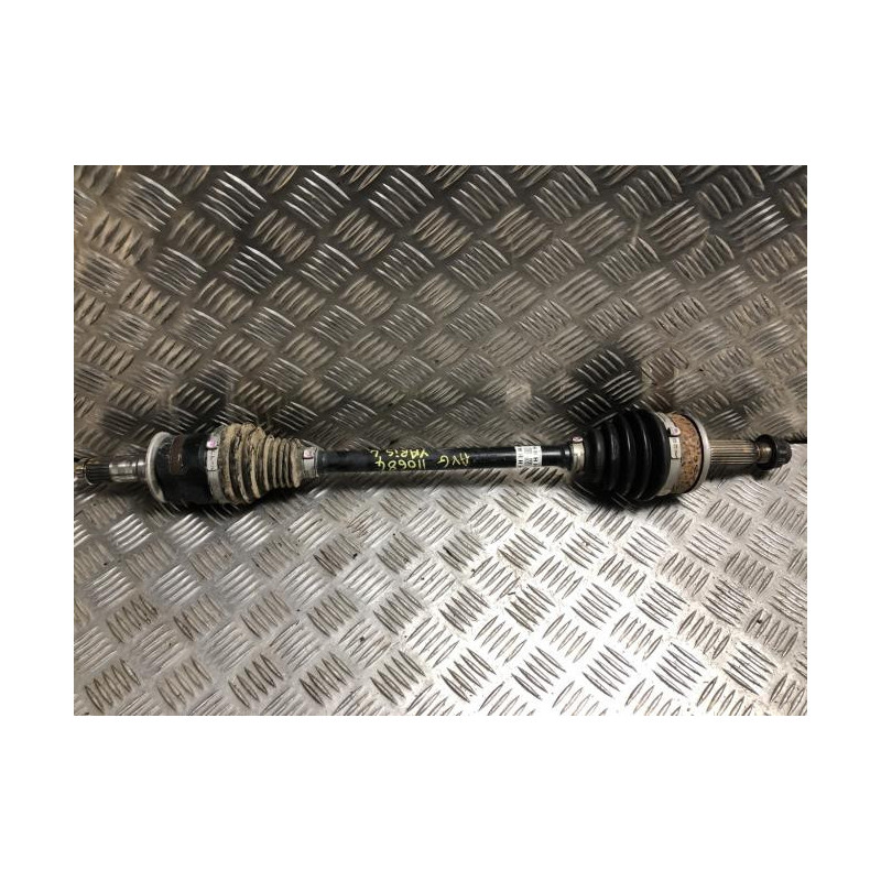 Cardan gauche (transmission) TOYOTA YARIS 4 d’occasion