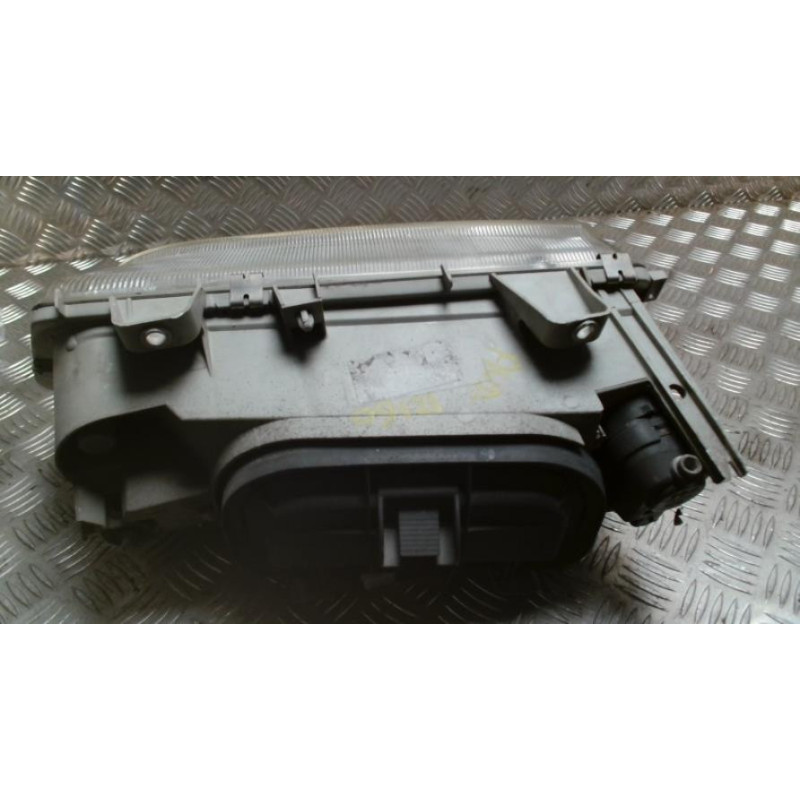 Optique avant principal droit (feux)(phare) CITROEN EVASION PHASE 2 d’occasion